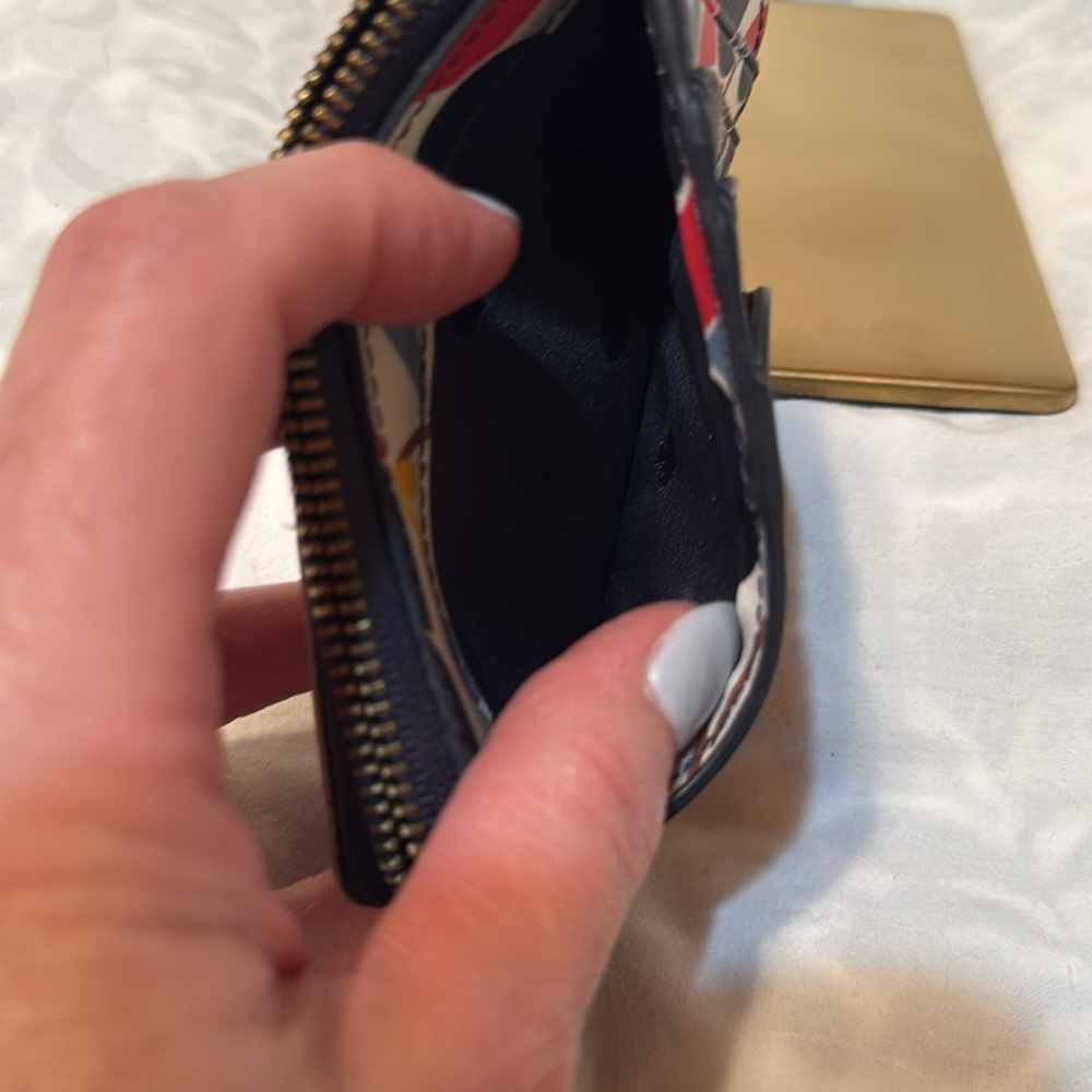 Kate Spade Compact Wallet with Keyring - Picture 5 of 6